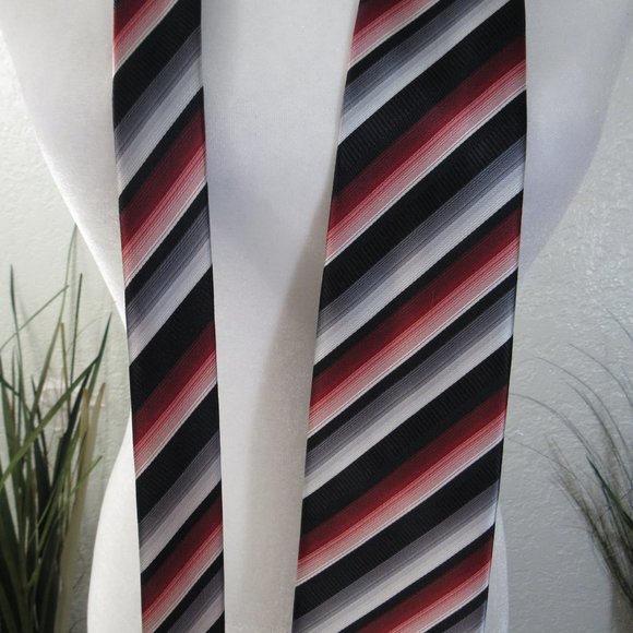 Alexander Julian Colours Tie Striped Necktie Red - Picture 3 of 5